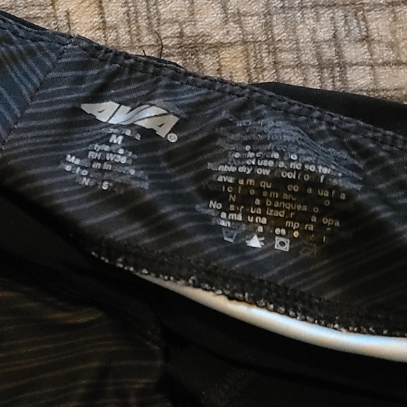 Athletic Crop Pants - Picture 3 of 3